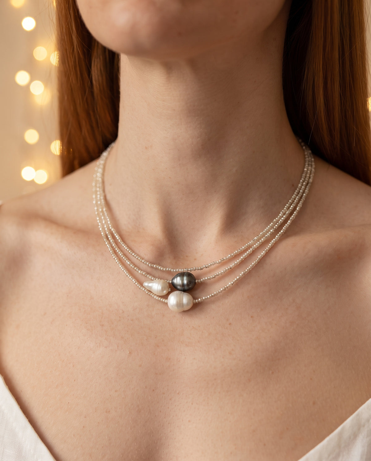 Collier Vintage Orné de Perles Naturelles – photo lifestyle 3