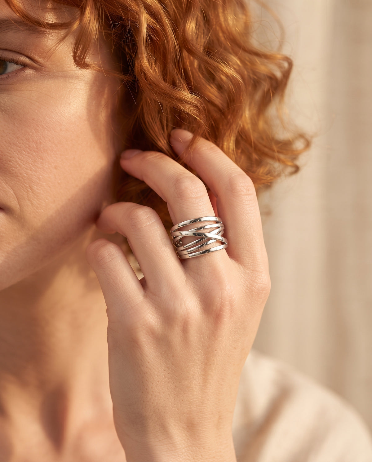 Bague Vintage en Argent à Anneaux Superposés – photo lifestyle 3