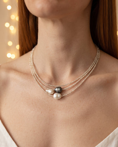 Collier Vintage Orné de Perles Naturelles – photo lifestyle 3