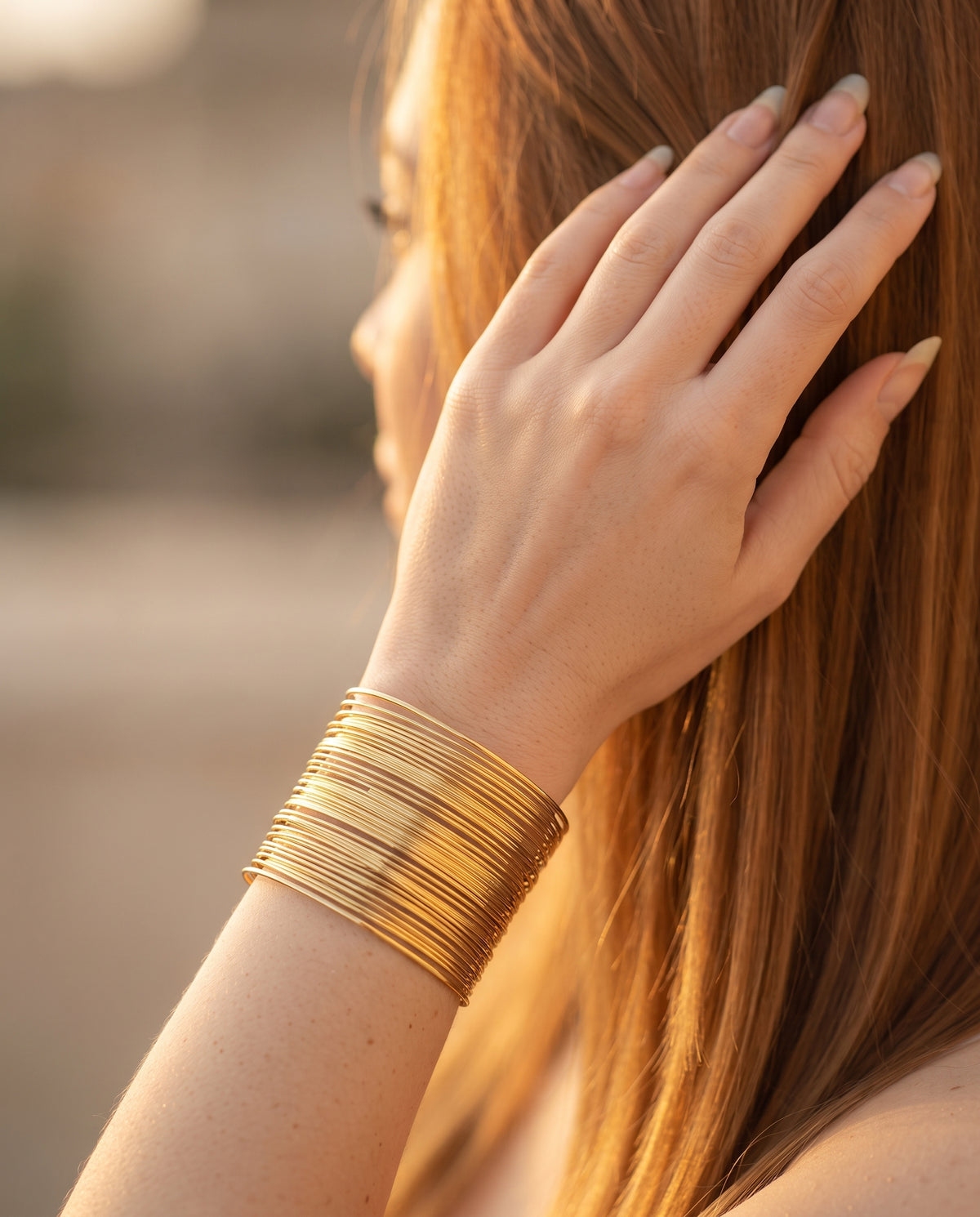 Bracelet en Or Style Vintage – photo lifestyle 3