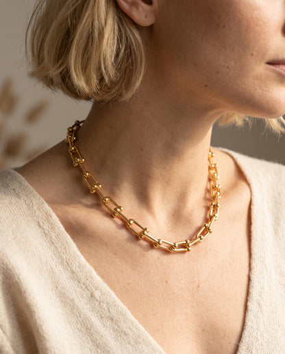 Collier Raffiné Chaîne Plaqué Or – photo lifestyle 1