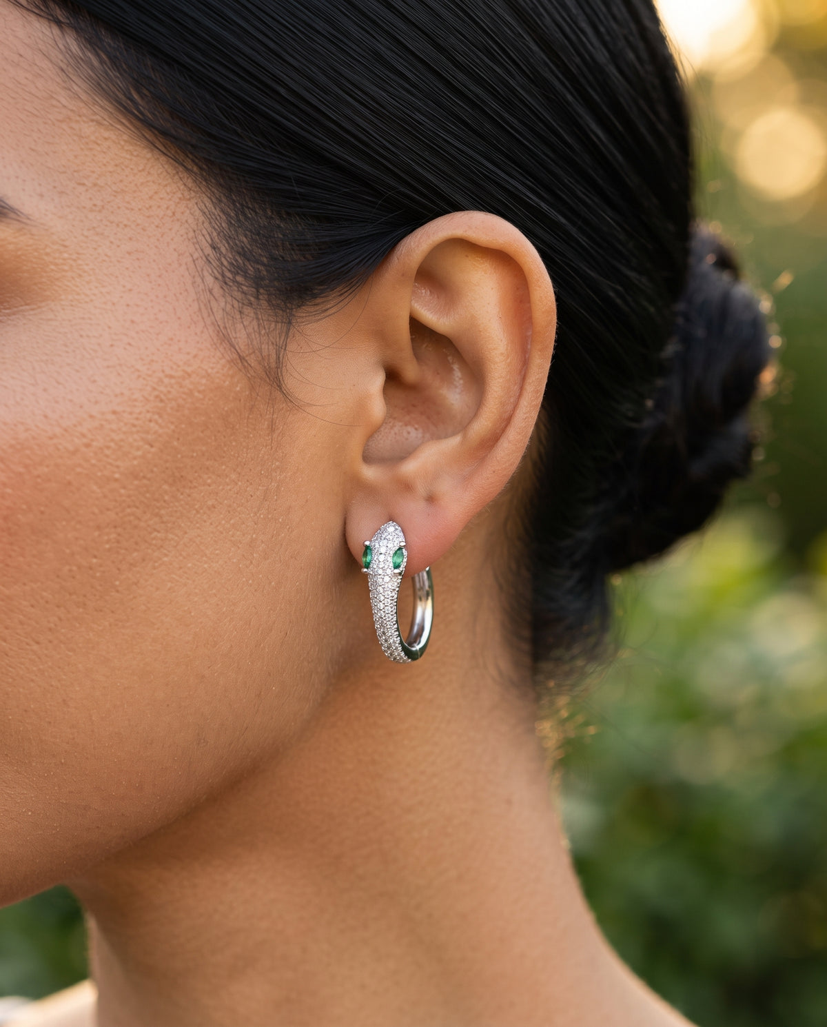 Boucles d'Oreilles Motif Serpent en Argent Sterling 925 – photo lifestyle 2