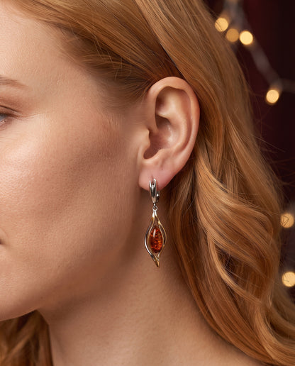 Boucles d’Oreilles Raffinées Vintage Rouge Désert – photo lifestyle 3