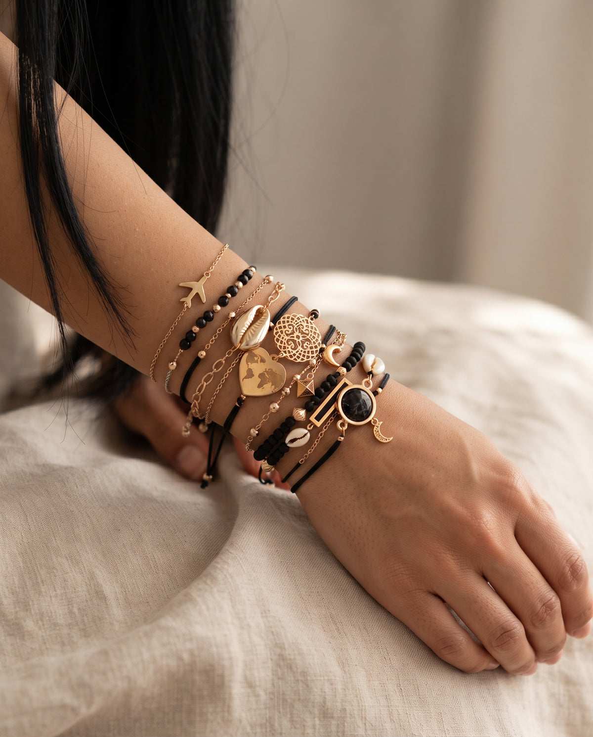 Lot de 5 Bracelets Premium Uniques – photo lifestyle 1