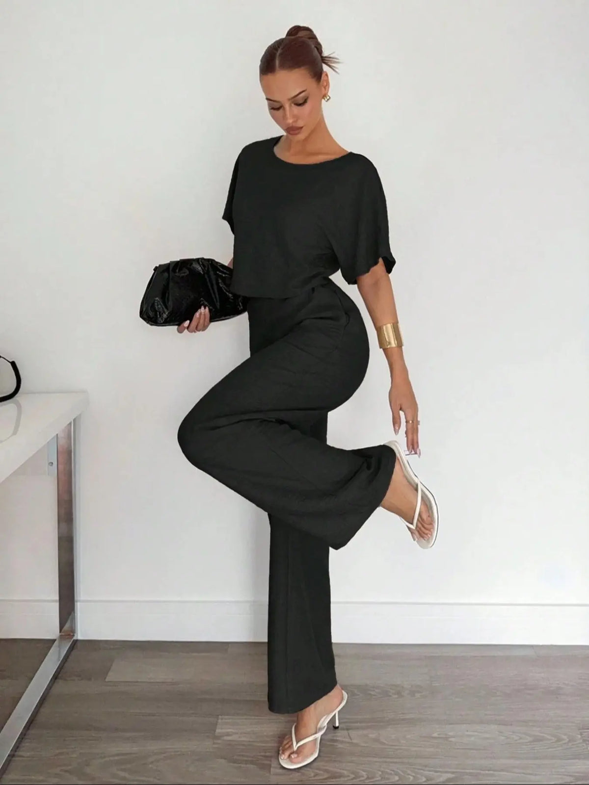 Wide-Leg Pants & Crop Tee Set – Casual Loose-Fit Two-Piece Outfit