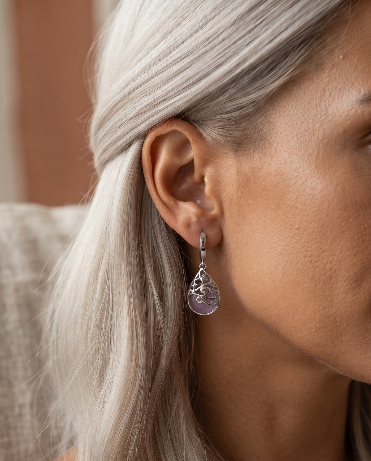 Boucles d’Oreilles Arbre de Vie en Argent 925 – photo lifestyle 1