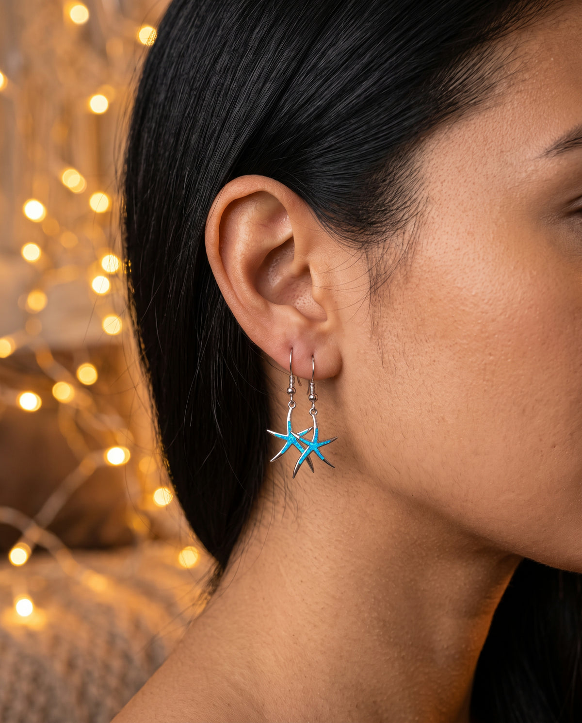Boucles d’Oreilles Étoile de Mer en Argent Serties d’Opales – photo lifestyle 3