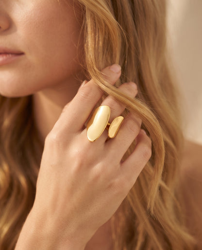 Bague Vintage en Or au Design Ouvert – photo lifestyle 3