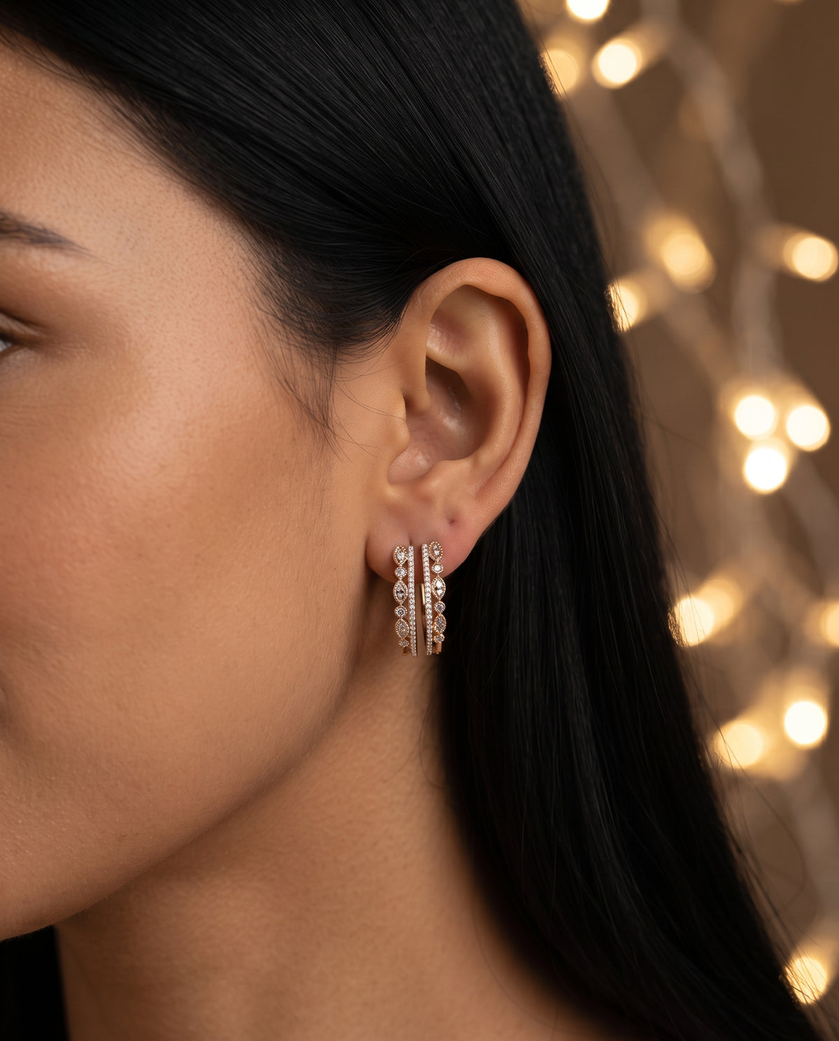 Boucles d’Oreilles Raffinées en Or Ornées de Zirconia – photo lifestyle 3