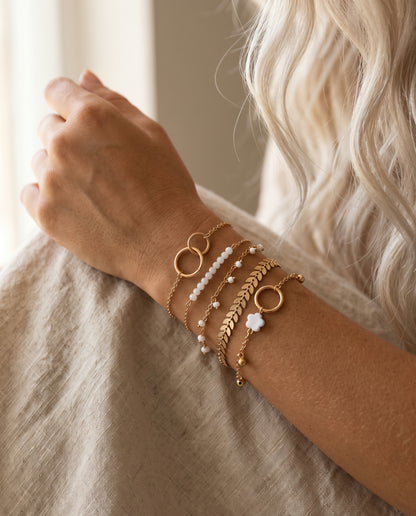 Collection de Bracelets Vintage Or – photo lifestyle 1