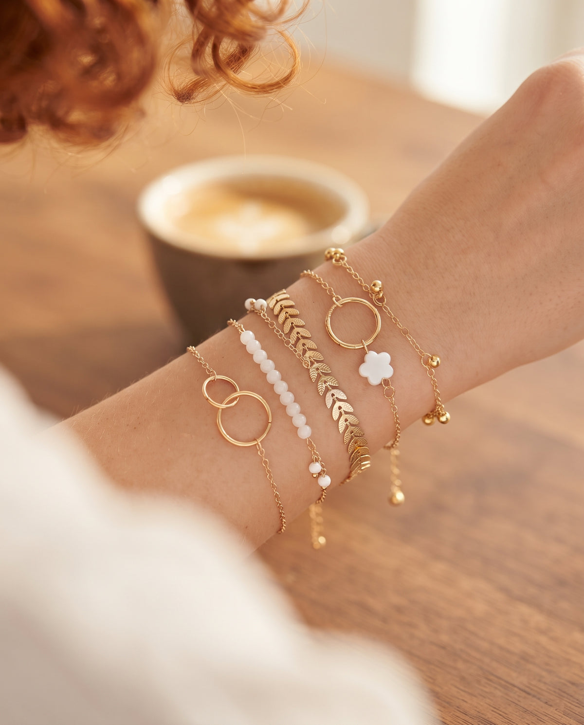 Collection de Bracelets Vintage Or – photo lifestyle 2