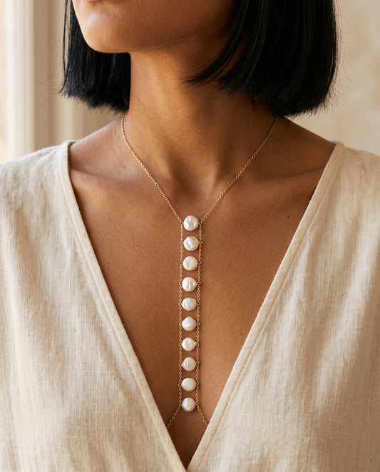 Collier Vintage Élégant à Perles Pendantes – photo lifestyle 1