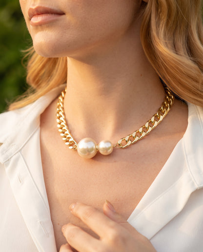 Collier Élégant à Double Perles – photo lifestyle 2