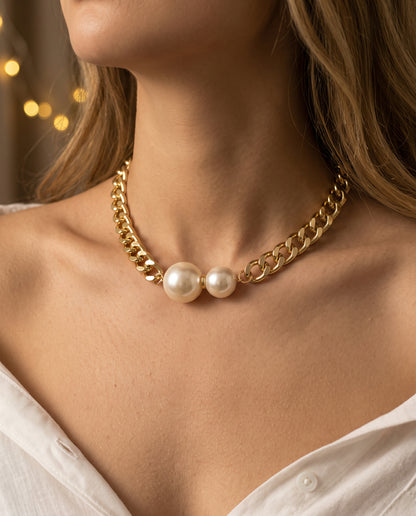 Collier Élégant à Double Perles – photo lifestyle 3