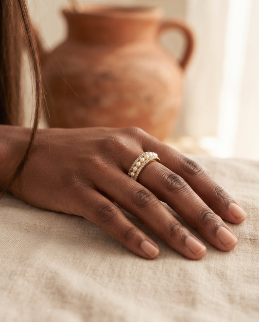 Bague en Or de Luxe aux Perles – photo lifestyle 1