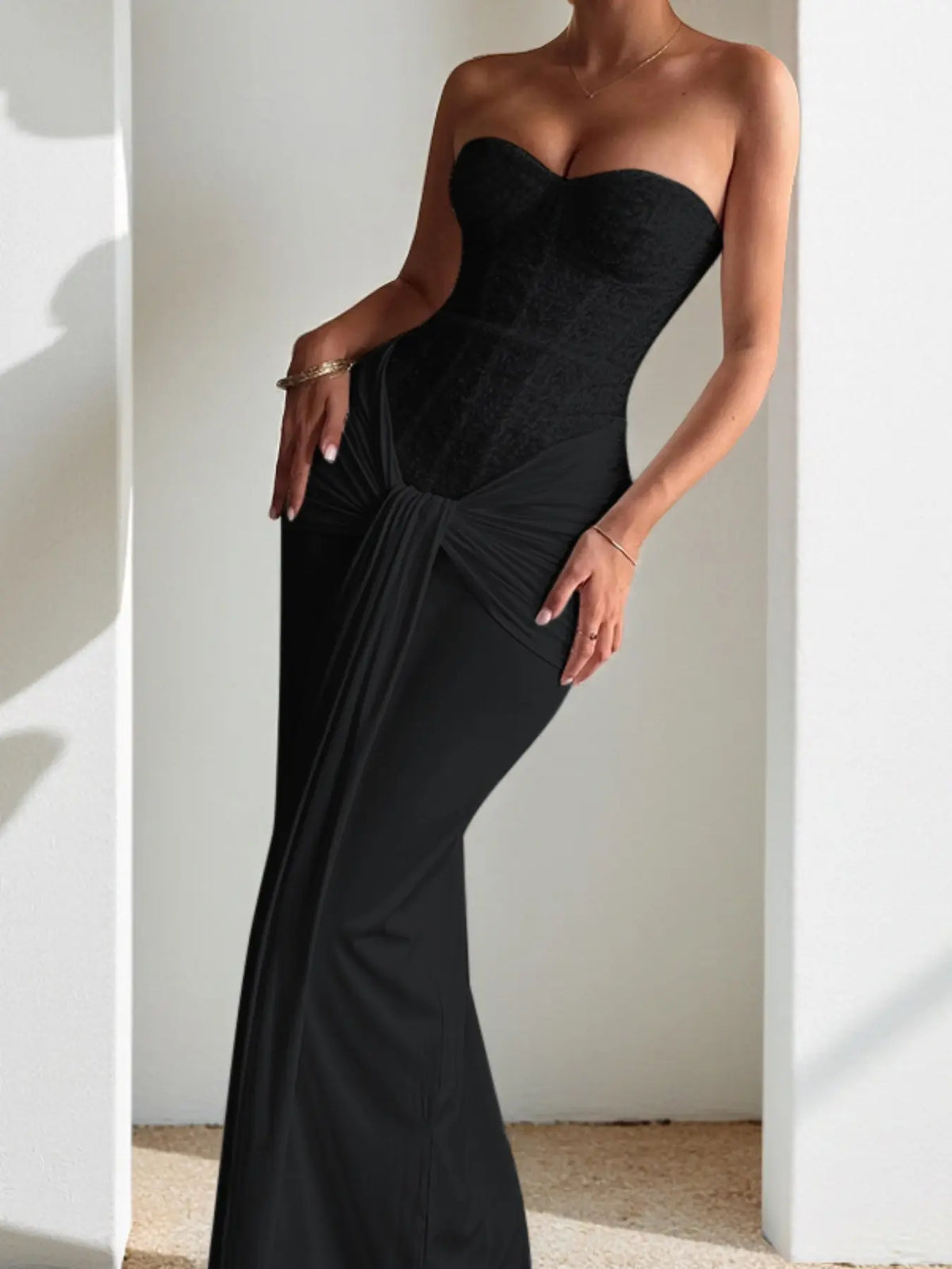 Strapless Slim-Fit Maxi Dress – Minimalist Chic Formal Dress