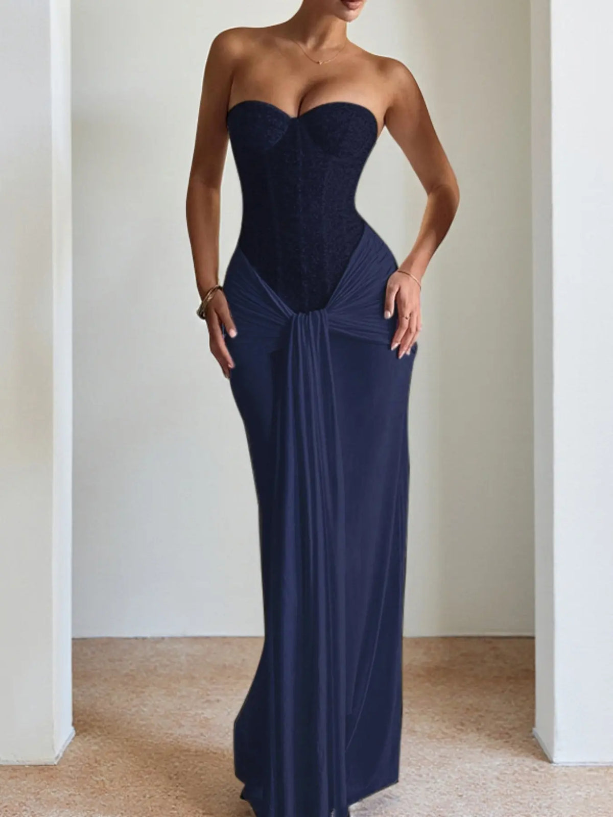 Strapless Slim-Fit Maxi Dress – Minimalist Chic Formal Dress