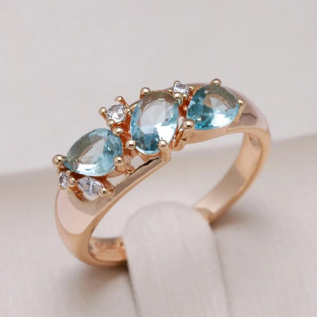 Anillo de Oro con Circonitas Azules
