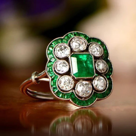Vintage Ring with Emerald