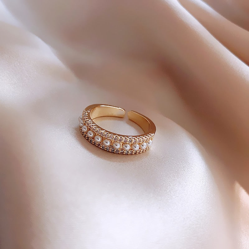 Anillo de Oro de Lujo con Perlas