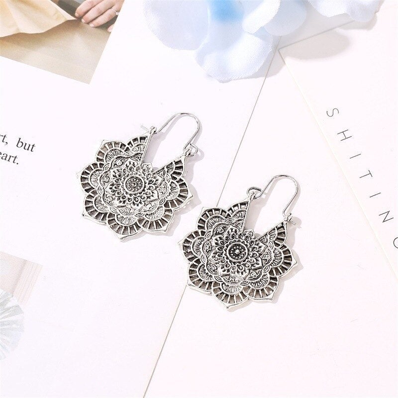 Ohrringe mit Lotus-Mandala-Motiv