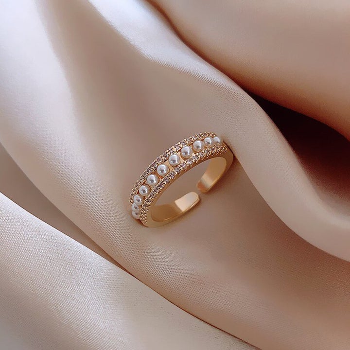 Anillo de Oro de Lujo con Perlas