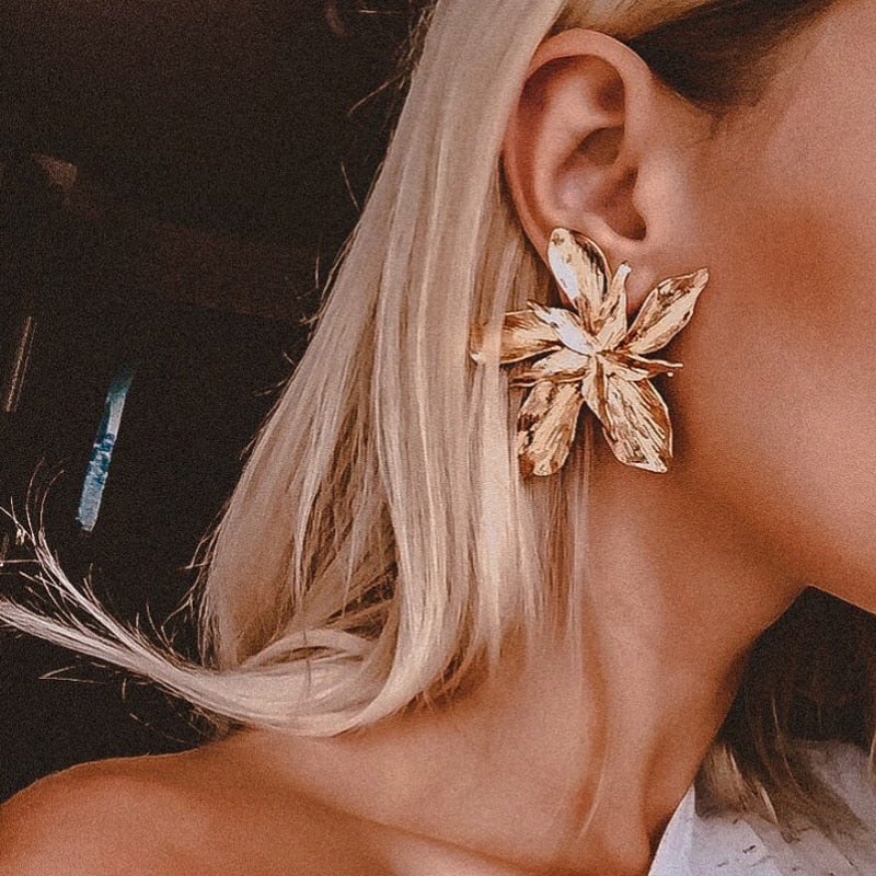 Orecchini Fiore Portafortuna in Oro