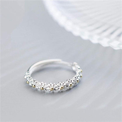 Anillo Ajustable de Plata con Margarita de Esmalte Pintado a Mano