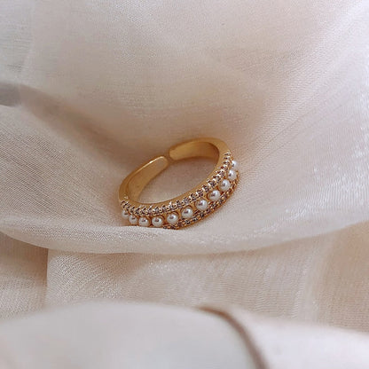 Anillo de Oro de Lujo con Perlas