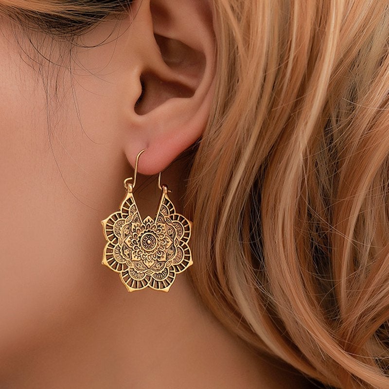 Ohrringe mit Lotus-Mandala-Motiv