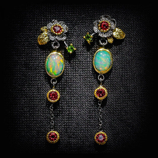 Vintage-Goldohrringe mit blauem Opal und roten Kristallen