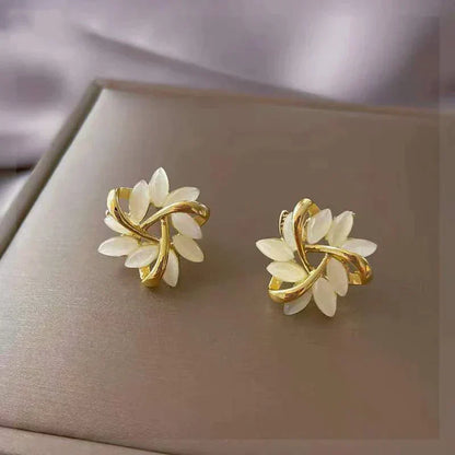 Feine Ohrstecker in Gold und Silber