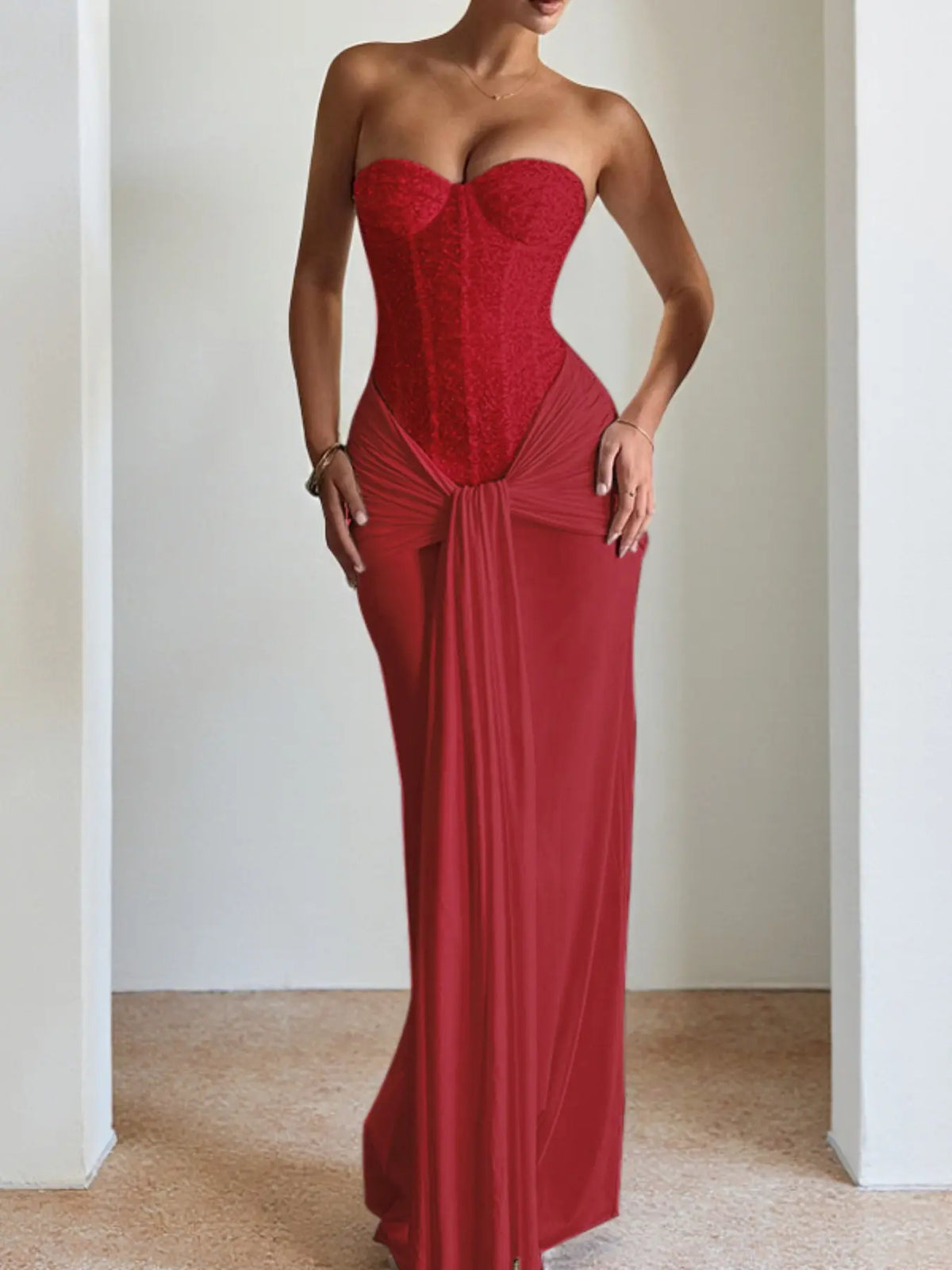 Strapless Slim-Fit Maxi Dress – Minimalist Chic Formal Dress