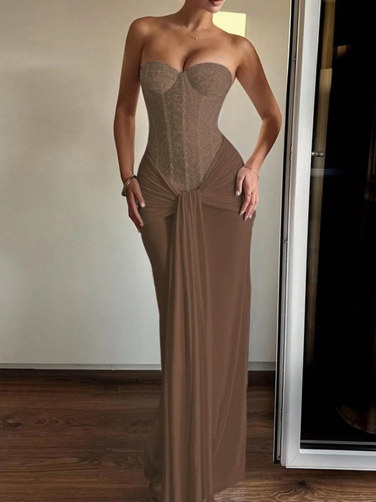 Strapless Slim-Fit Maxi Dress – Minimalist Chic Formal Dress