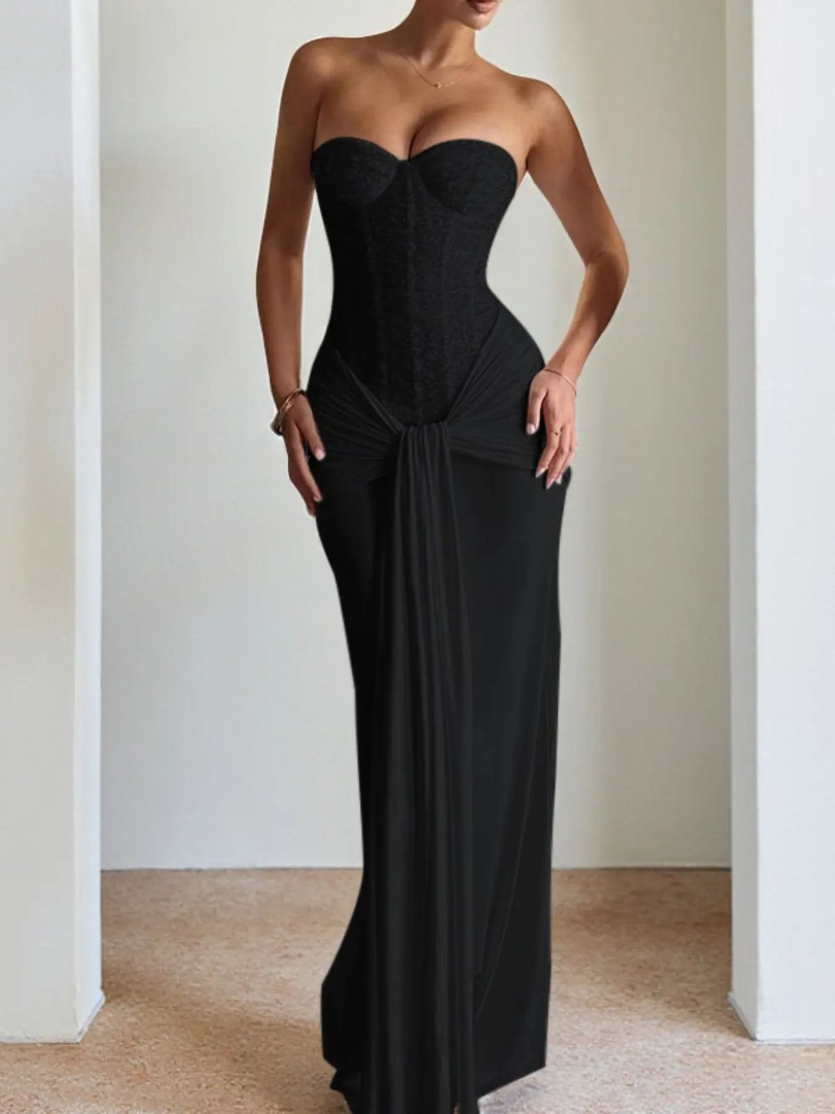 Strapless Slim-Fit Maxi Dress – Minimalist Chic Formal Dress