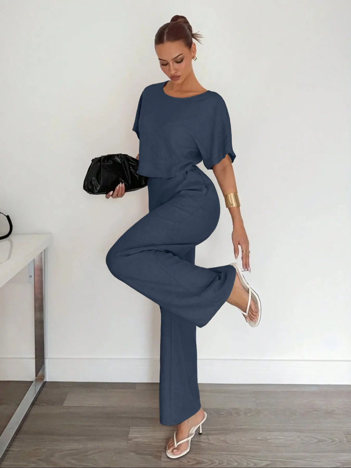 Wide-Leg Pants & Crop Tee Set – Casual Loose-Fit Two-Piece Outfit