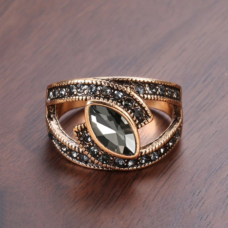 Elegante Anillo con Cristal Negro