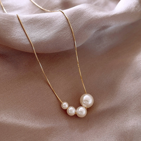 Refined Necklace with Golden Cultured Pearls