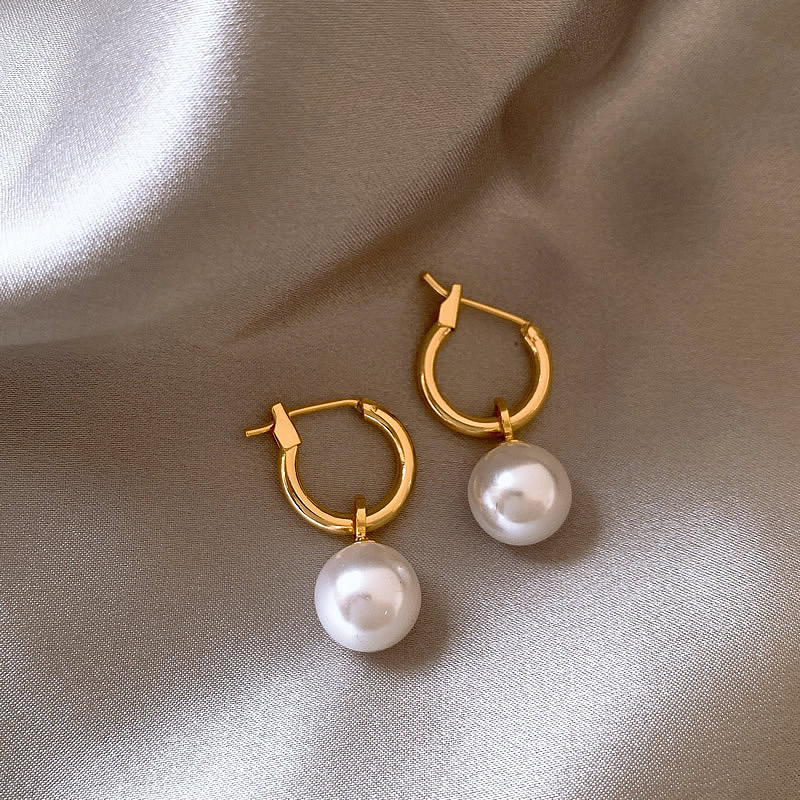 Pendientes con Bolitas Doradas