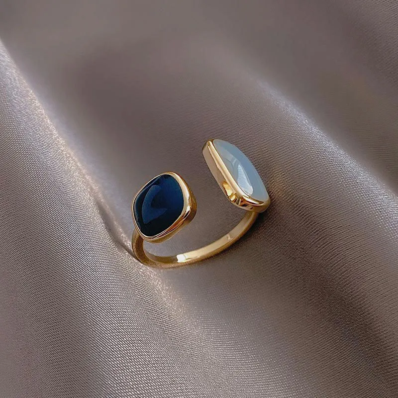 Eleganter verstellbarer Goldring „Balance“