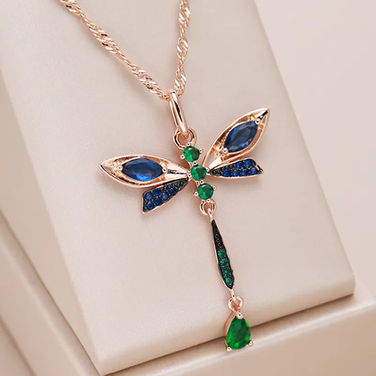 Elegante Halskette mit Libelle