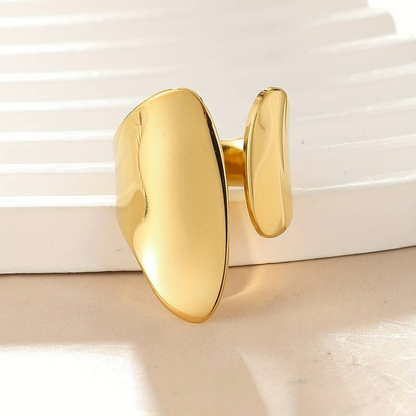 Anello Vintage in Oro dal Design Aperto