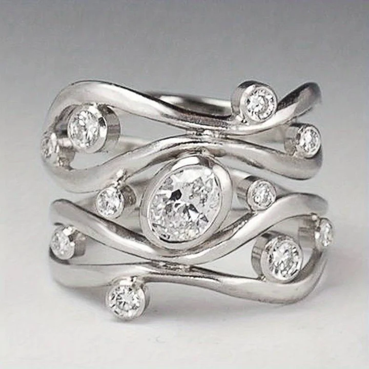 Anillo Vintage de Plata de Diseño Irregular con Circonitas