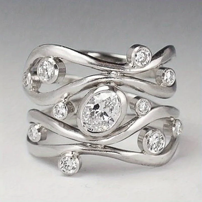 Anillo Vintage de Plata de Diseño Irregular con Circonitas