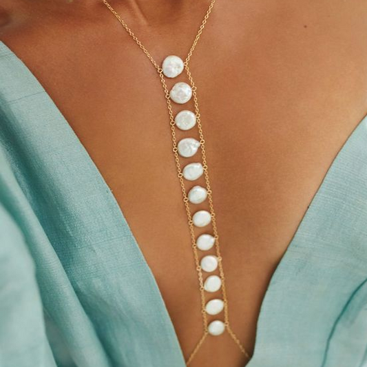 Elegant Vintage Necklace with Dangling Pearls