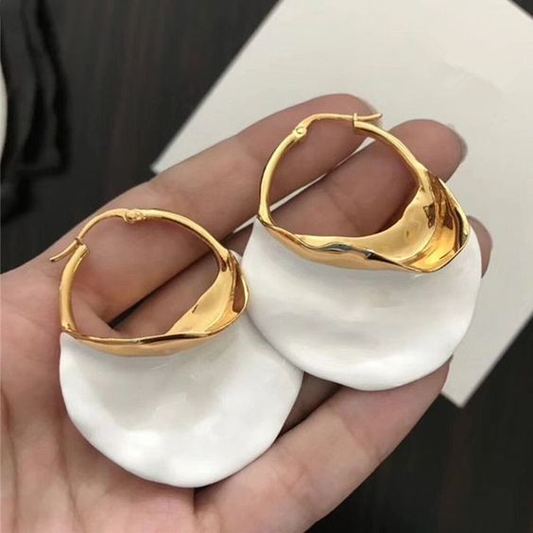 Zweifarbige Vintage-Ohrringe in Weiß und Gold