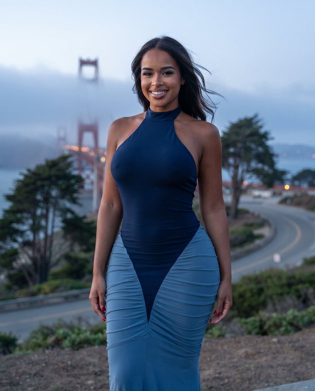 Robe Longue Moulante Color Block – Dos Nu Élégant avec Encolure Licou