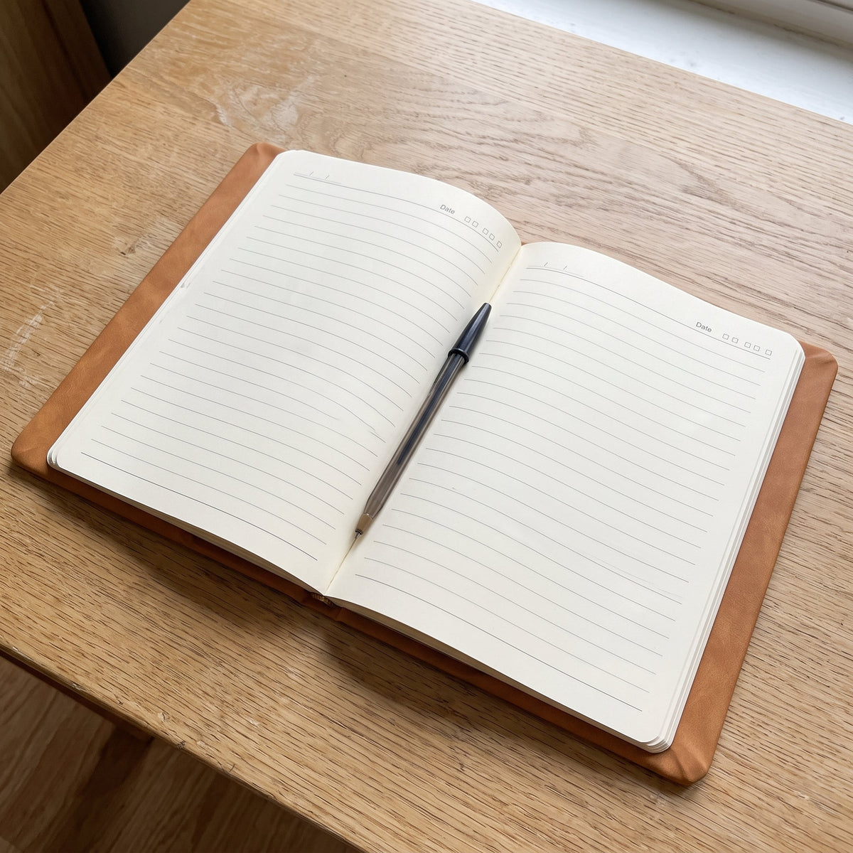 Cahier A4 Extra-Épais en Similicuir PU – Journal à Ouverture à Plat avec Marque-Page Ruban