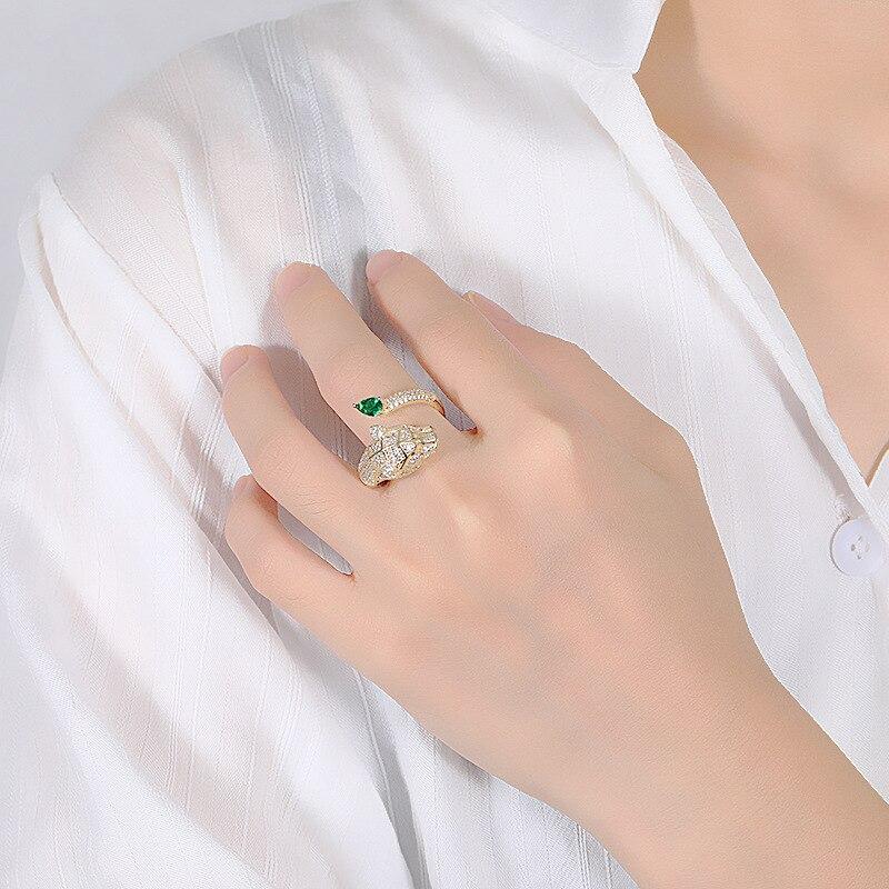 Verstellbarer Leoparden-Ring mit Zirkonia
